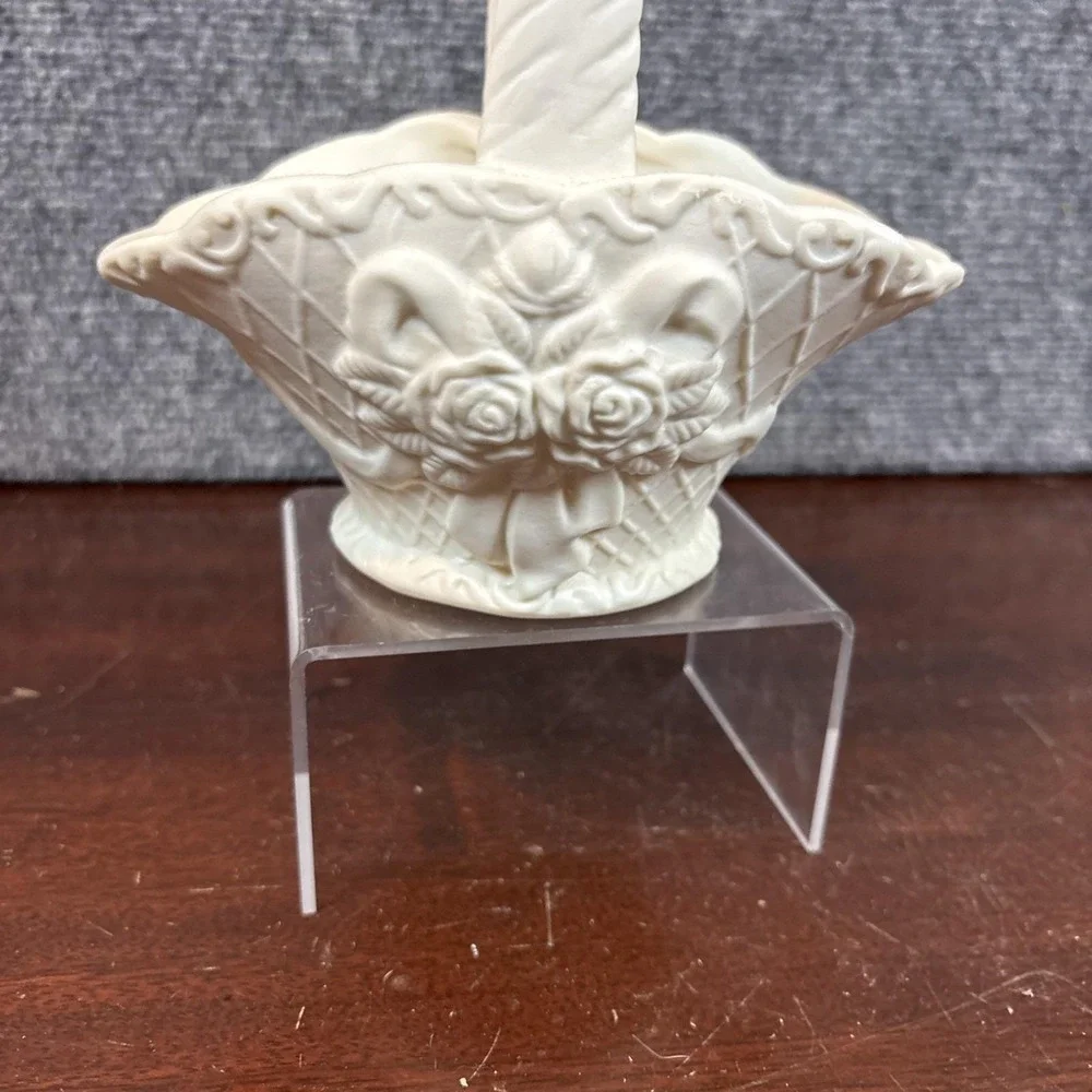 Vtg~Ivory Cream Porcelain Woven Basket with Applied Flowers 8